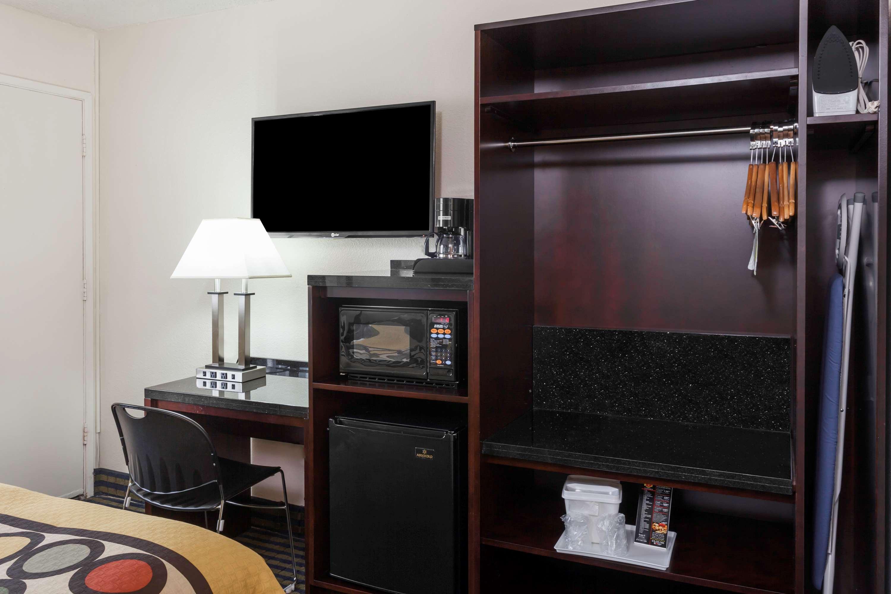 Super 8 By Wyndham San Diego Hotel Circle Екстер'єр фото