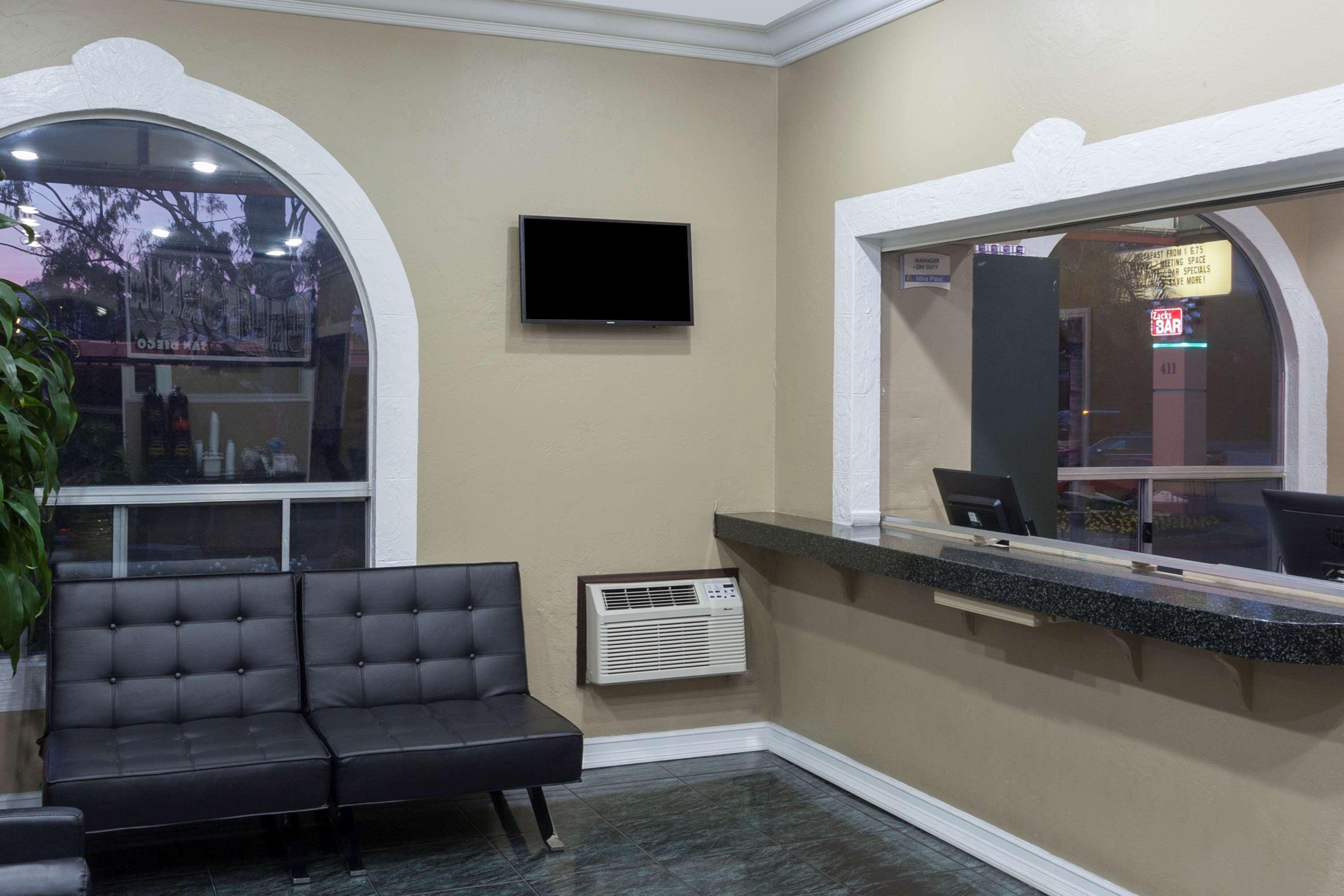 Super 8 By Wyndham San Diego Hotel Circle Екстер'єр фото