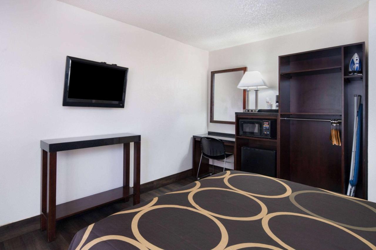 Super 8 By Wyndham San Diego Hotel Circle Екстер'єр фото