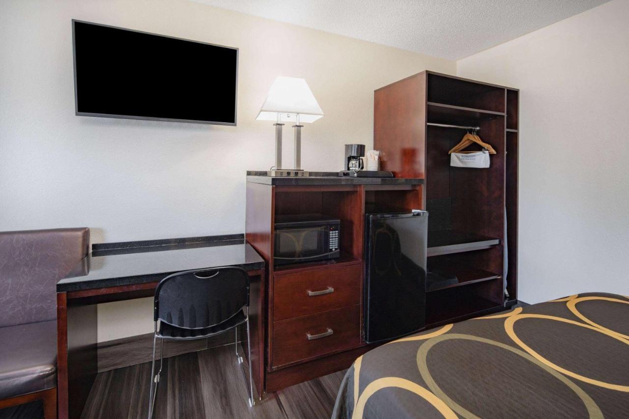 Super 8 By Wyndham San Diego Hotel Circle Екстер'єр фото