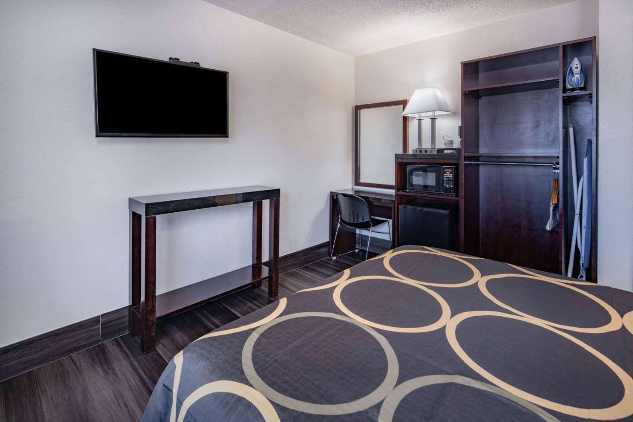 Super 8 By Wyndham San Diego Hotel Circle Екстер'єр фото