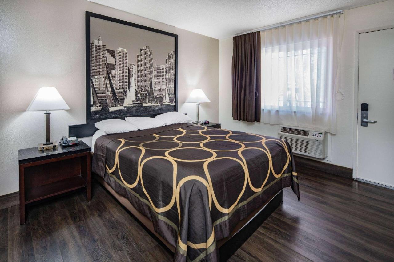Super 8 By Wyndham San Diego Hotel Circle Екстер'єр фото