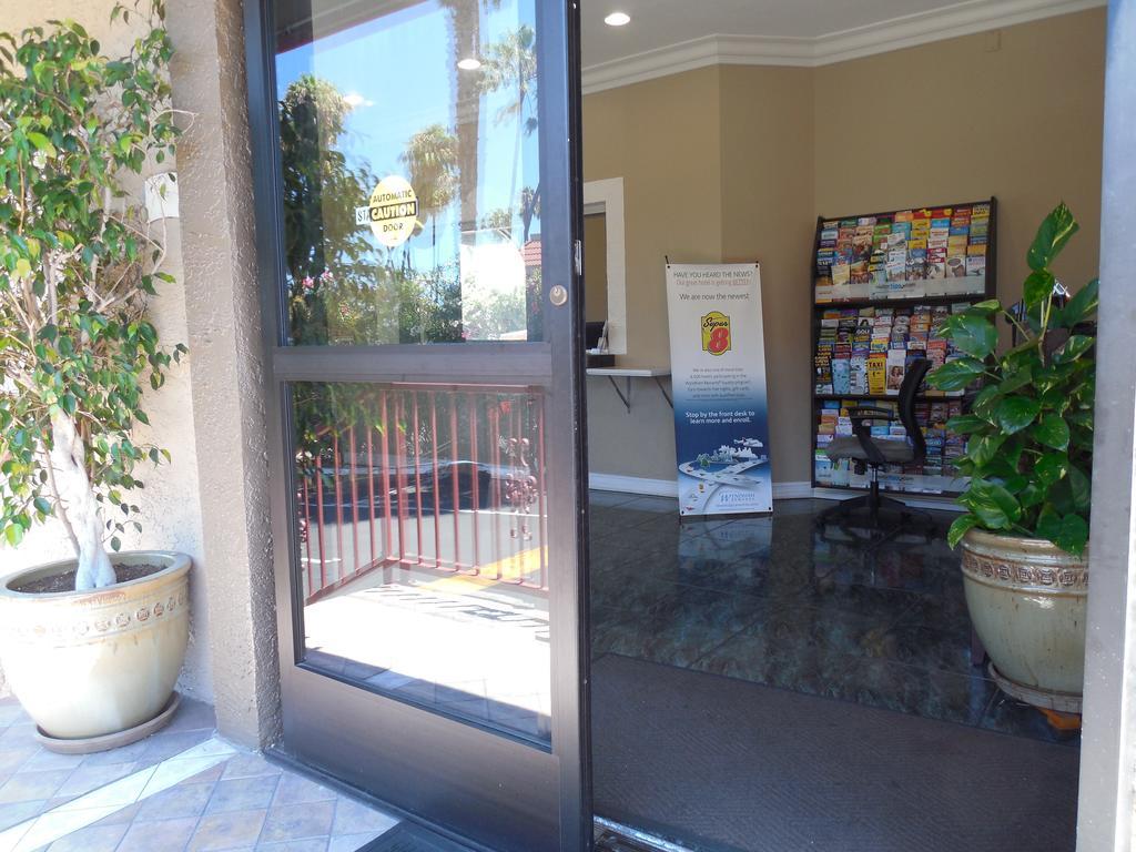 Super 8 By Wyndham San Diego Hotel Circle Екстер'єр фото