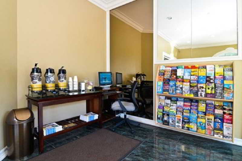 Super 8 By Wyndham San Diego Hotel Circle Екстер'єр фото